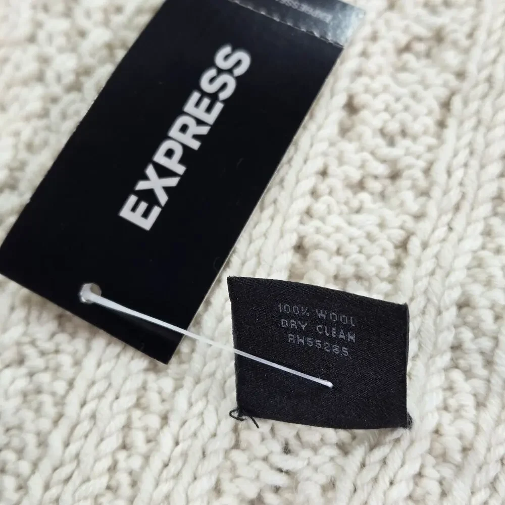 Express NWT Ivory Chunky Knit Scarf Wool Cozy Winter Hygge Minimalist Fringe